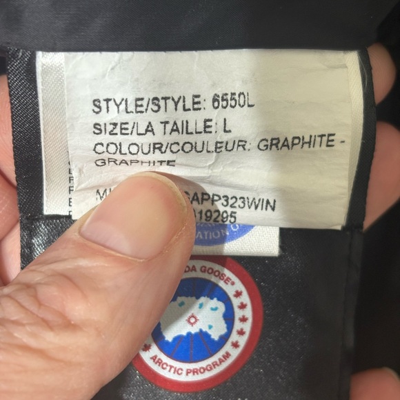 Women’s Canada Goose Parka Size L - Picture 11 of 13